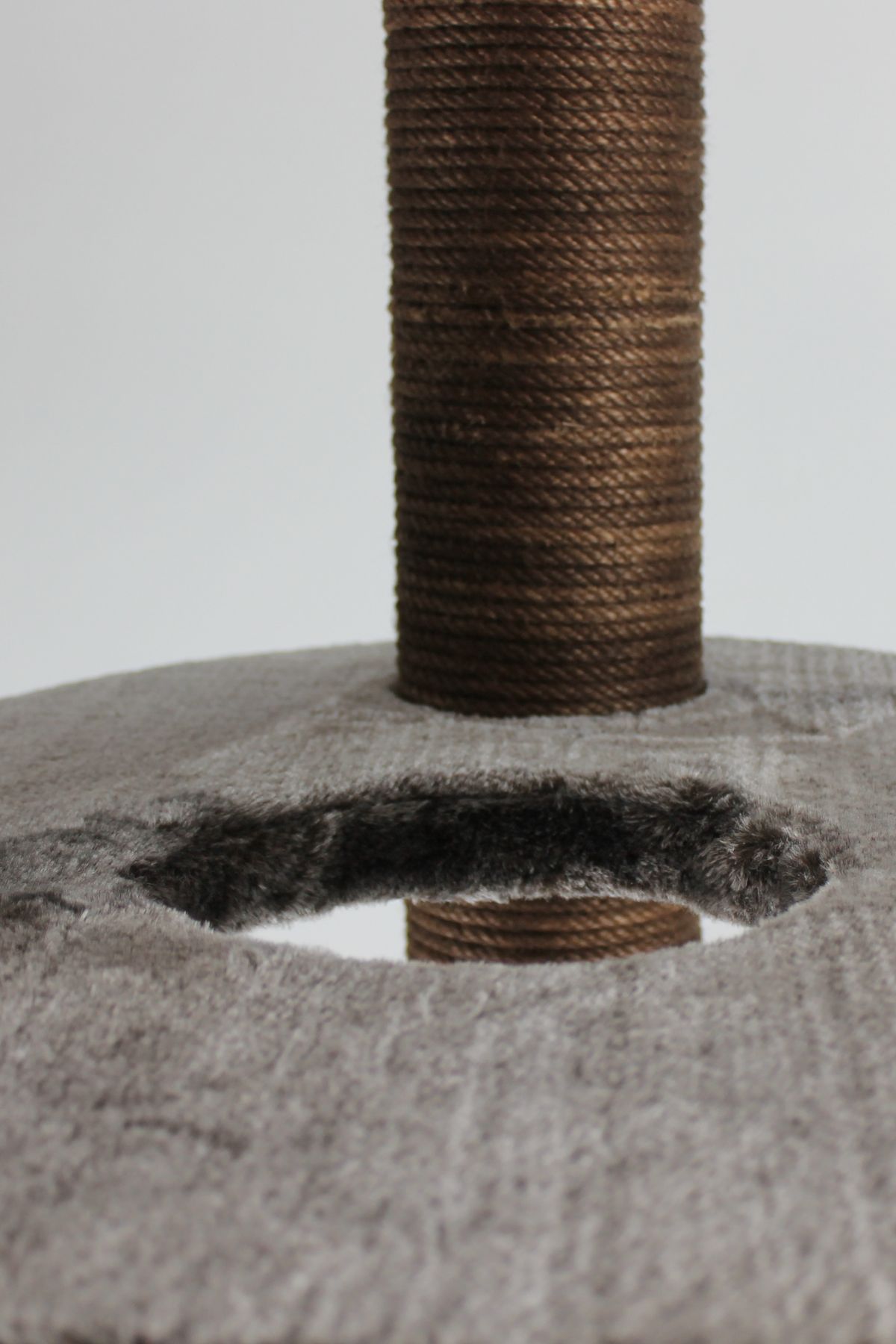 Newcastle Tırmalamalı Kedi Evi