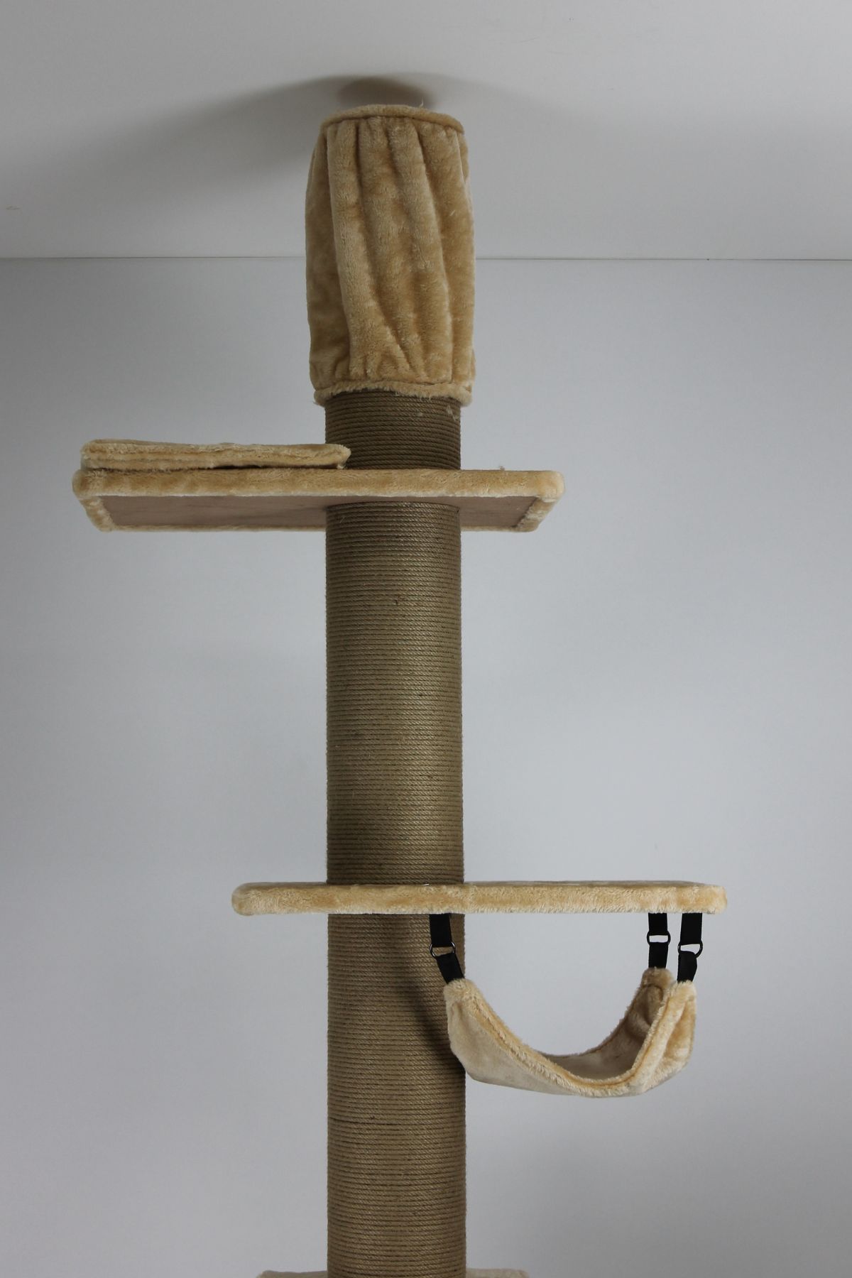 Münih Tırmalamalı Kedi Evi