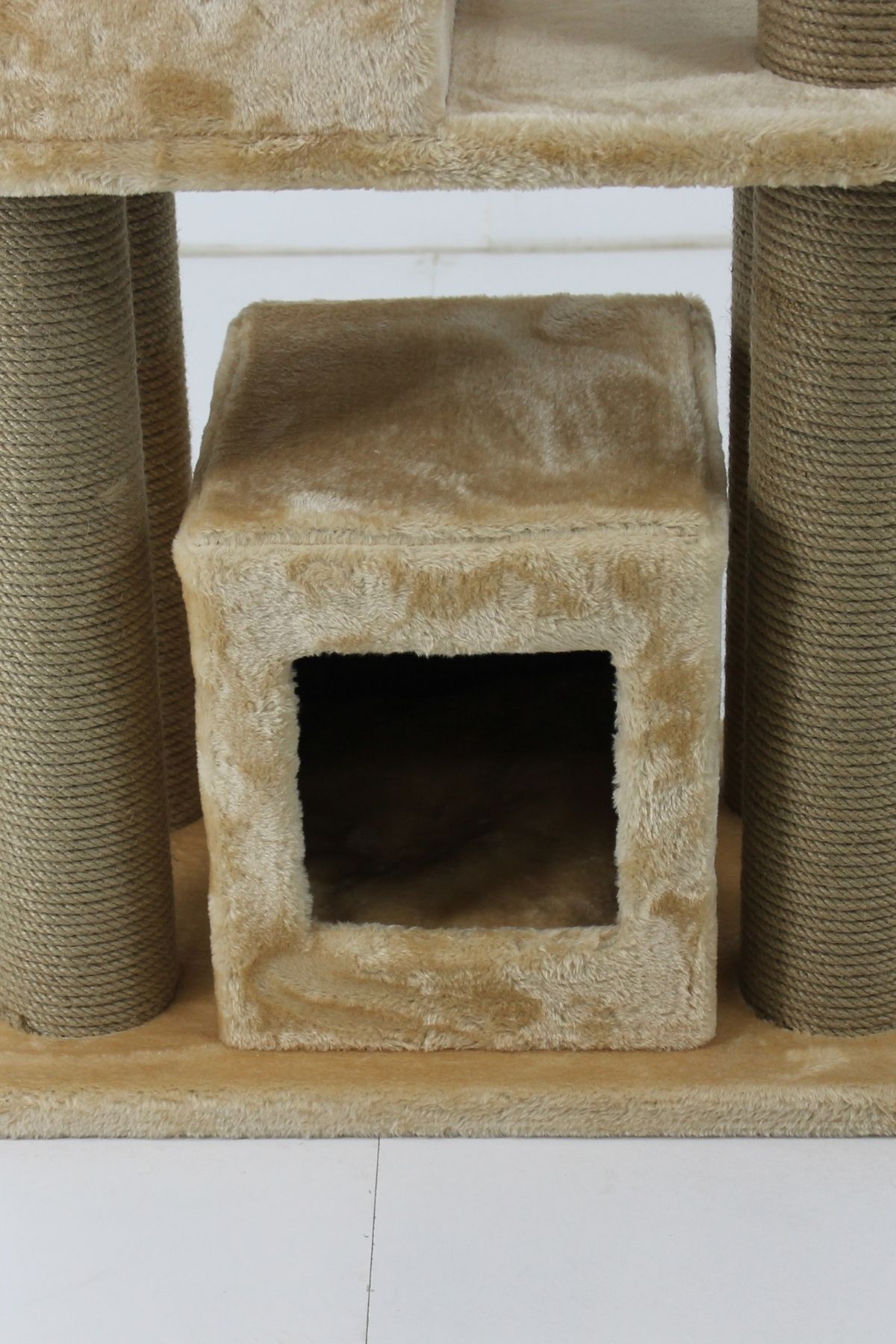 Brüksel Tırmalamalı Kedi Evi