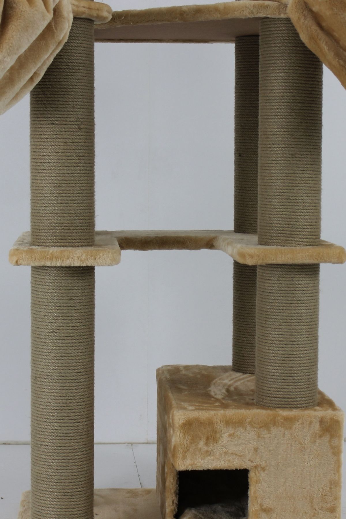 Lüksemburg Tırmalamalı Kedi Evi