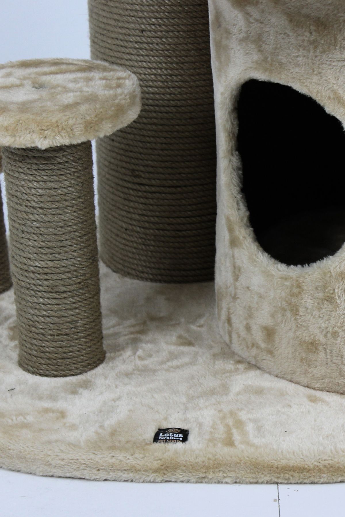 Seul Tırmalamalı Kedi Evi